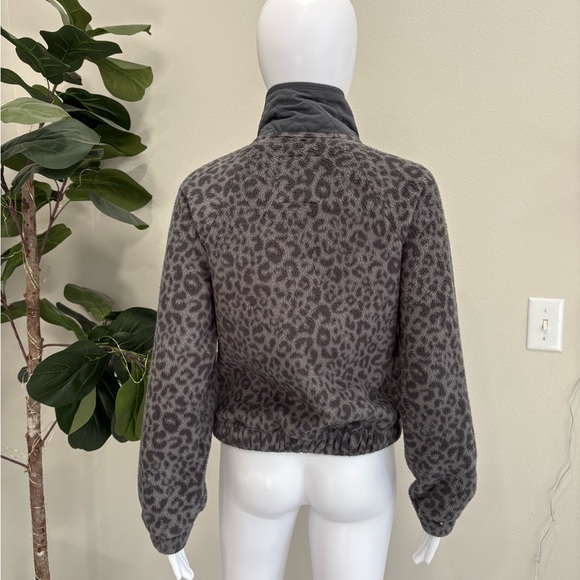 Abercrombie & Fitch Leopard Furry Fleece Quilted Snap Bomber Jacket Womens XXS - Picture 5 of 11